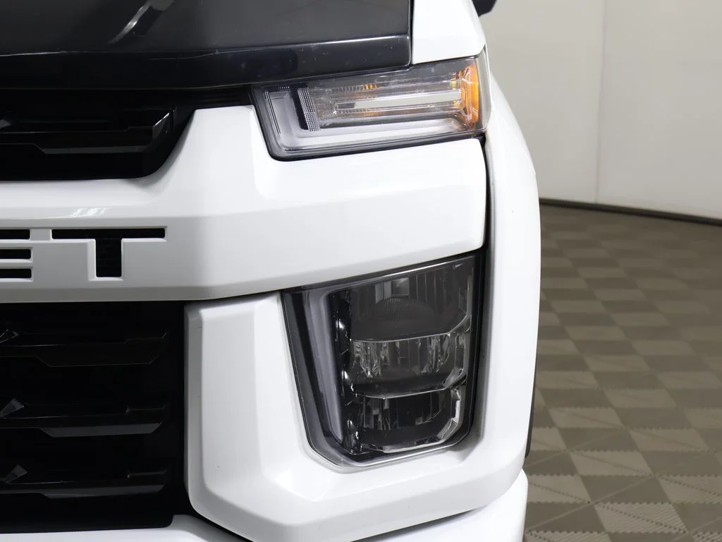Used 2022 Summit White Chevrolet LTZ image 18