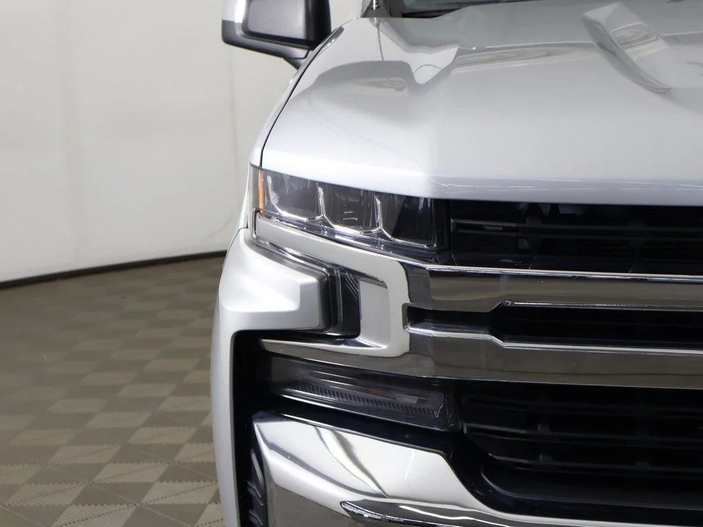 Used 2022 Silver Ice Metallic Chevrolet LT image 12