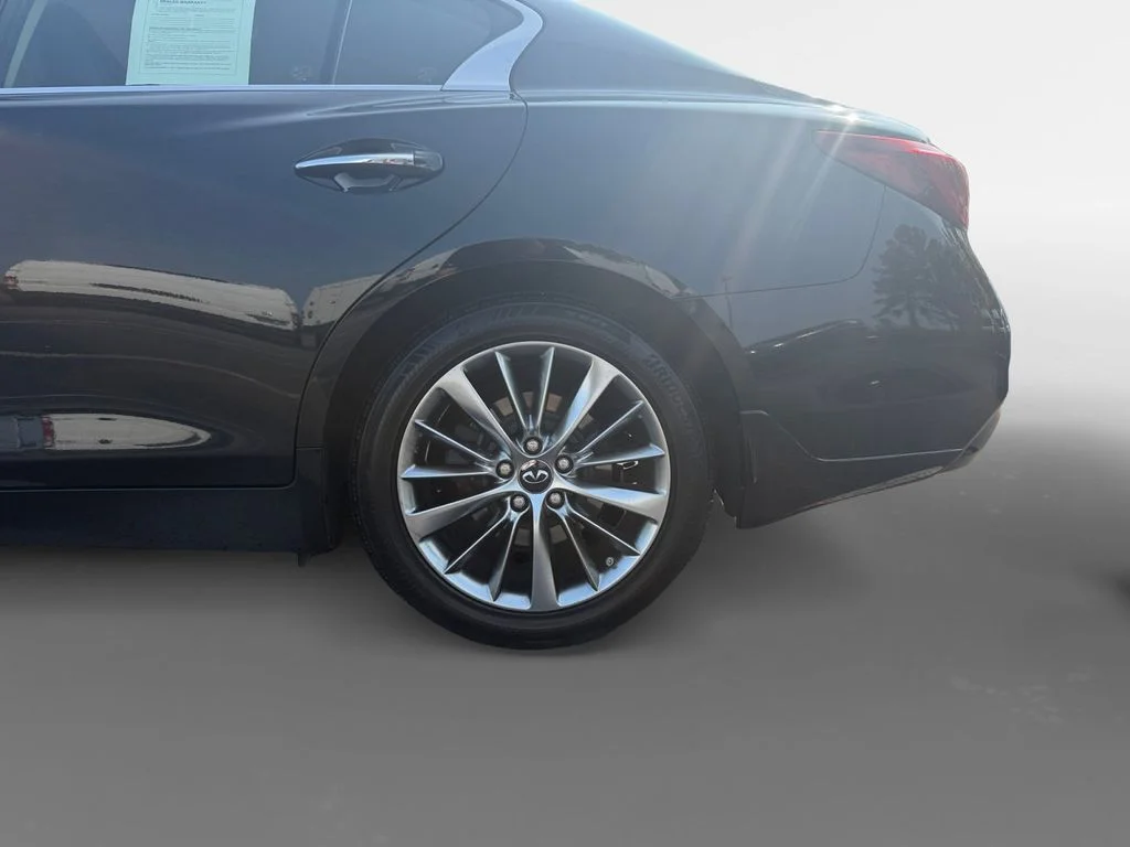 Used 2018 Black INFINITI 3.0t LUXE image 8