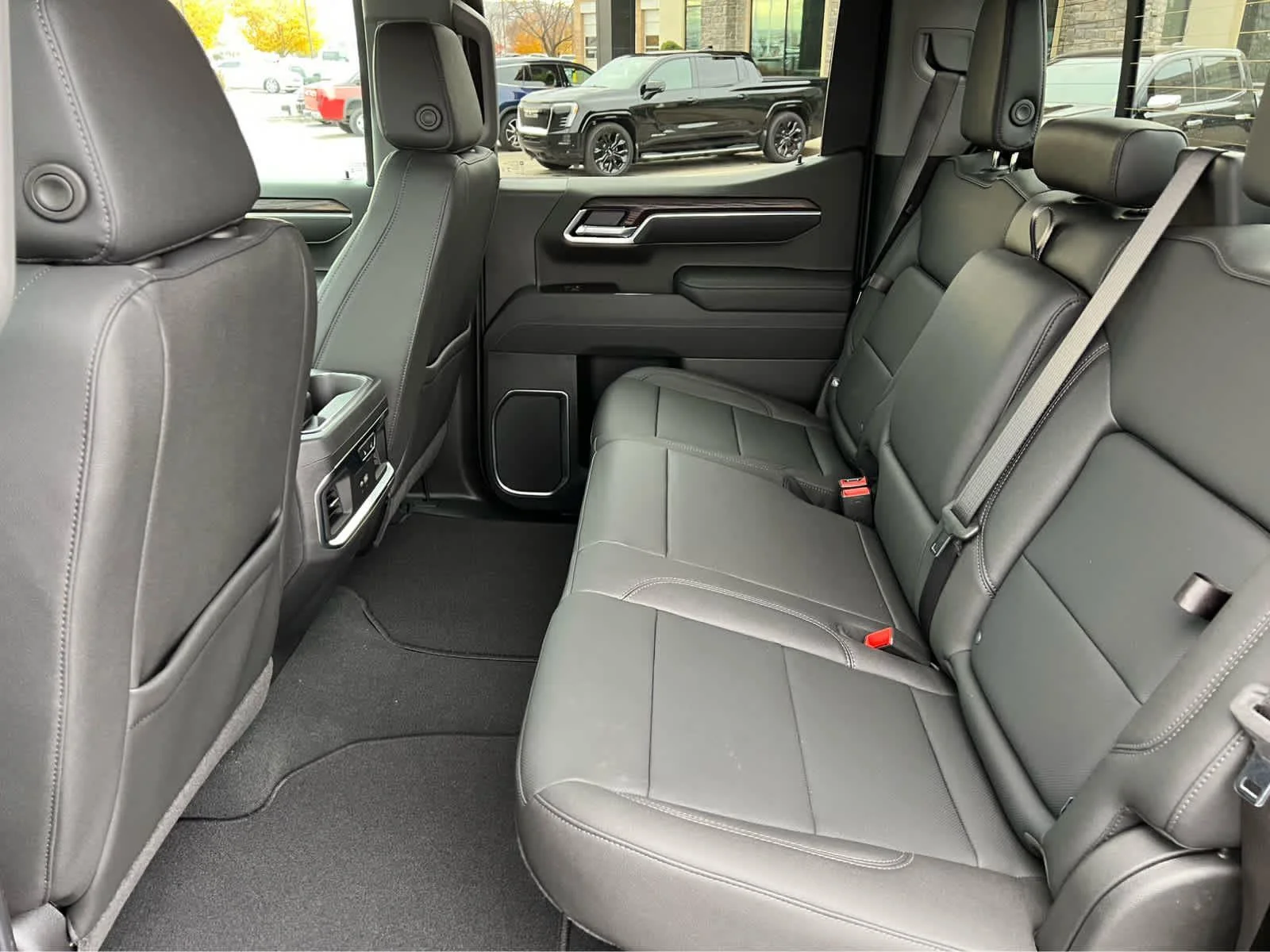2026 GMC Sierra 1500 SLT - Photo 30