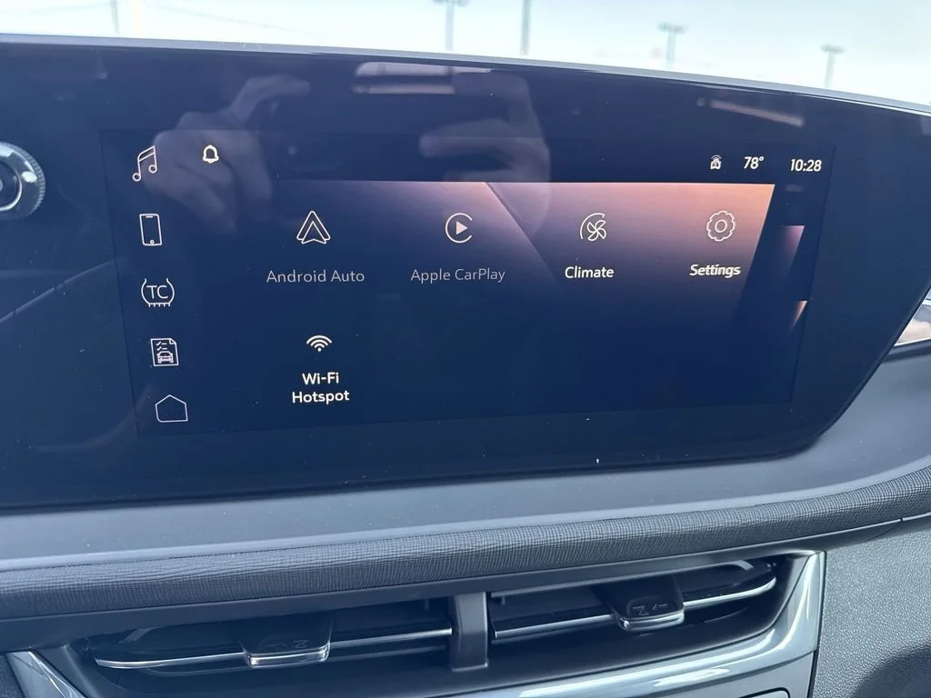 New 2026 Summit White Buick Preferred image 18