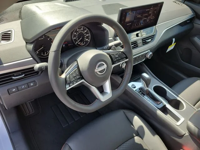 New 2026 Gray Sky Pearl / Super Black Two-tone Nissan SR image 19