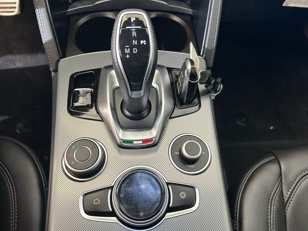 2025 Alfa Romeo Stelvio Base - Photo 36