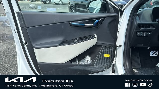 New 2026 Glacial White Pearl / Black Ro Kia GT-Line AWD image 9