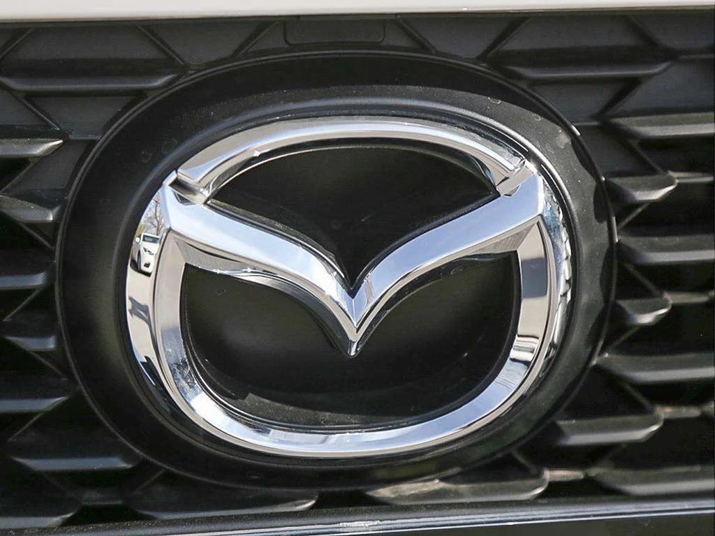 New 2026 Snowflake White Pearl Mazda GX image 9