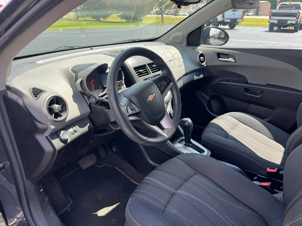 Used 2016 Nightfall Gray Metallic Chevrolet LT image 9