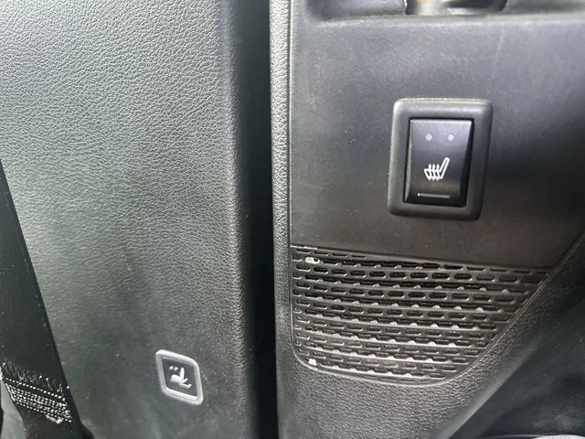 Used 2018 Black Chrysler Limited image 57