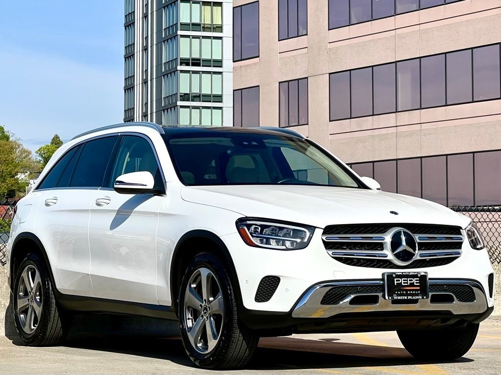 Certified Used 2022  Mercedes-Benz GLC 300 image 1