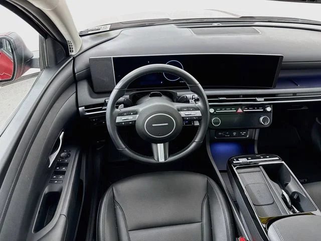 Used 2025 Red Hyundai SEL Convenience image 23