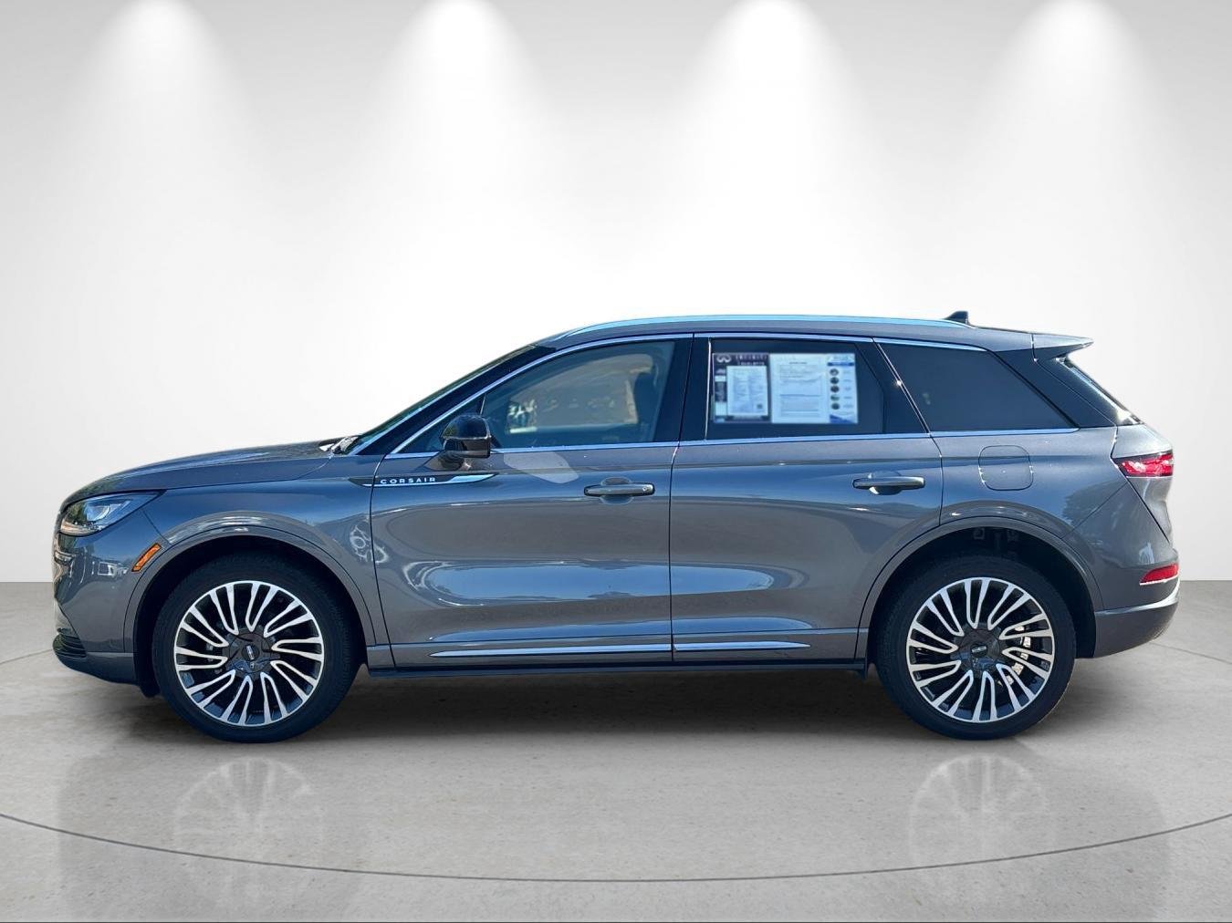 Used 2022 Asher Gray Metallic Clearcoat Lincoln Reserve image 2