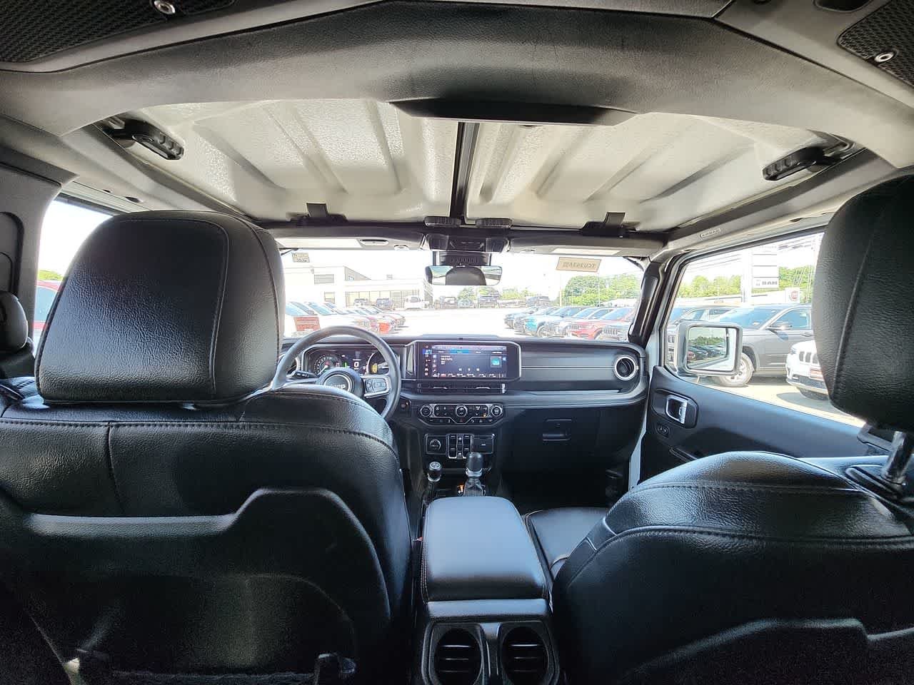 Used 2024 Bright White Clearcoat Jeep Sahara image 17