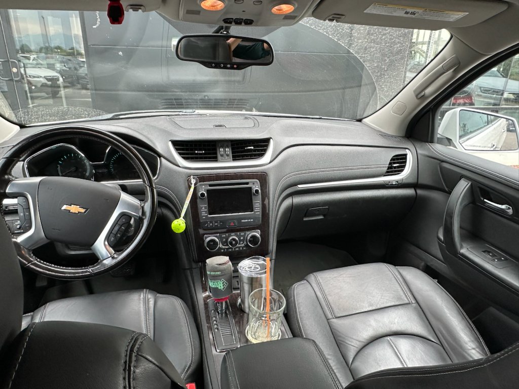 Used 2017 Iridescent Pearl Tricoat Chevrolet LT image 9