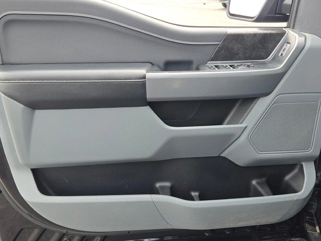 Used 2023 Agate Black Ford XLT image 18