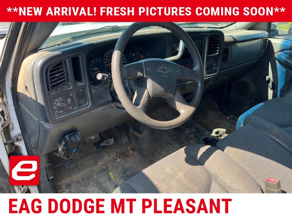 Used 2007 White Chevrolet Work Truck image 6