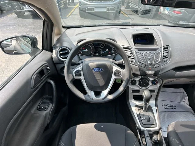 Used 2018 Gray Ford SE image 22