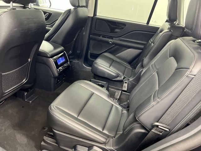 Used 2025 Infinite Black Metallic Lincoln Premiere image 11