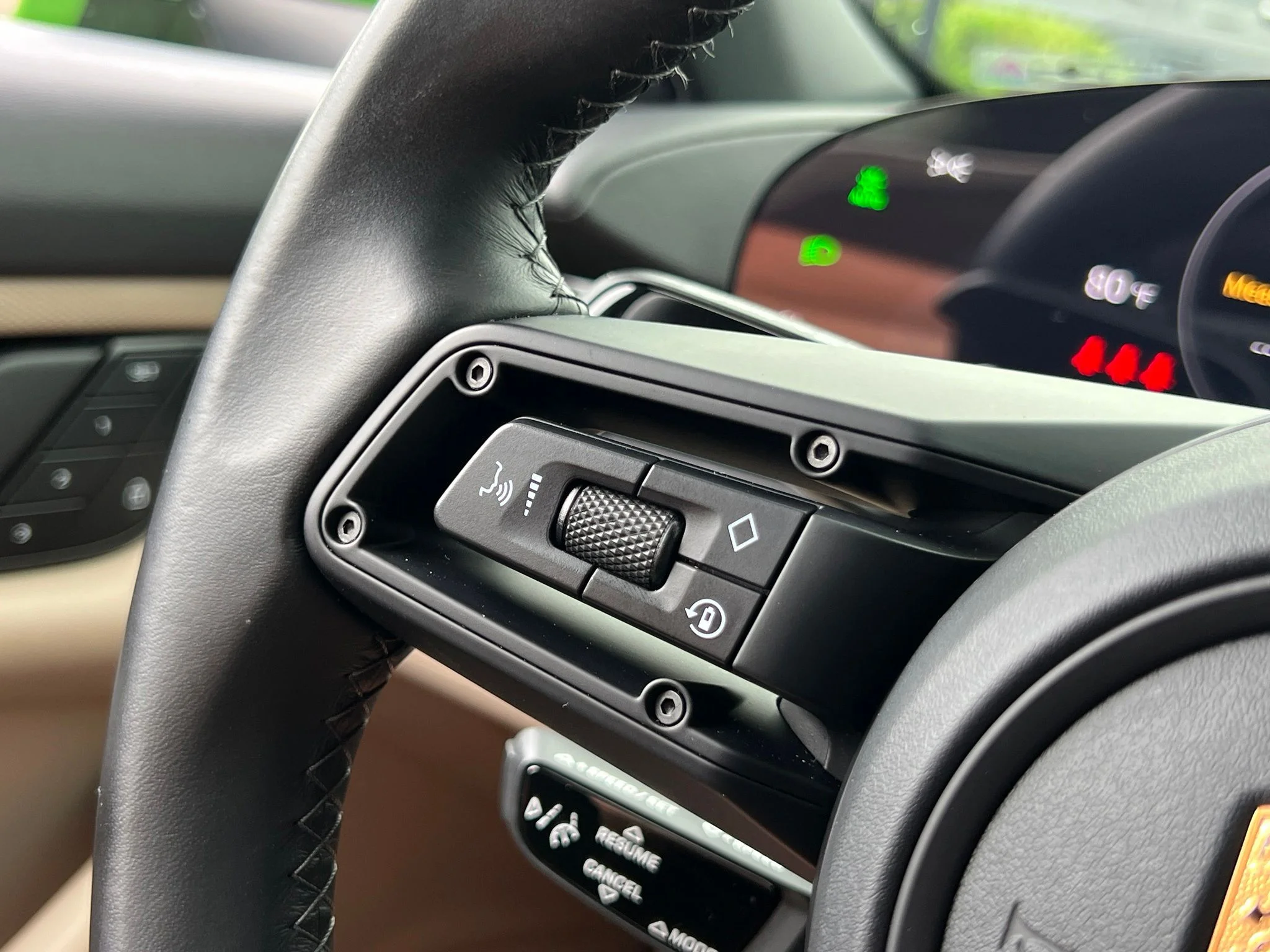 Used 2023 Green Porsche Base image 27