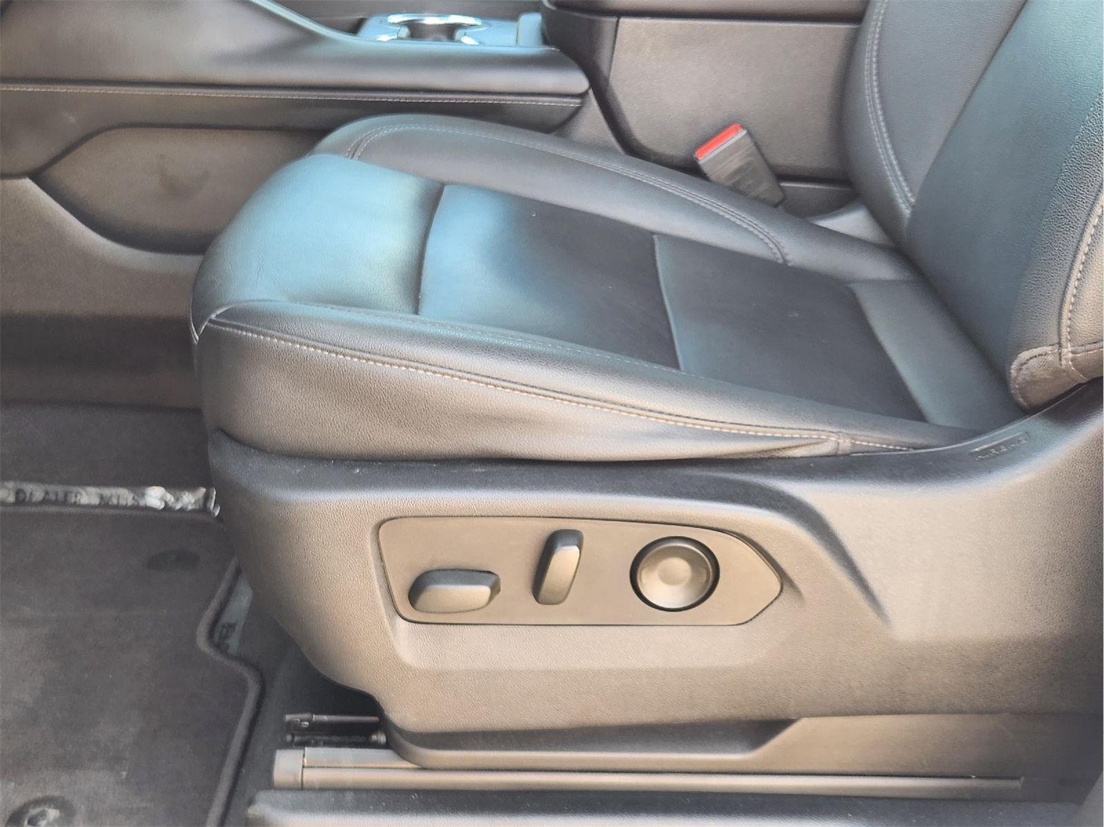 Used 2023 Summit White Chevrolet Z71 image 22