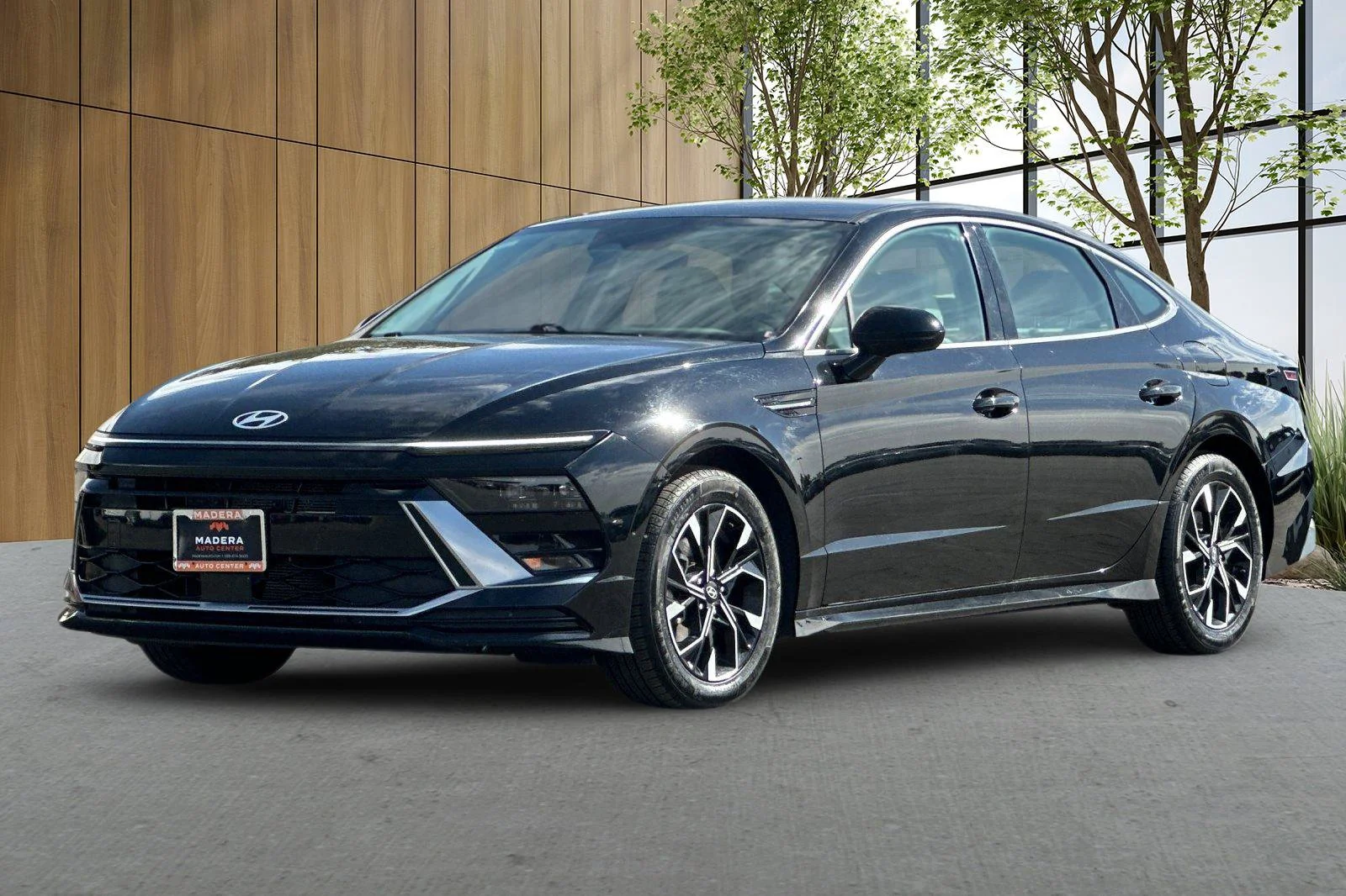 Used 2025 Black Hyundai SEL image 8