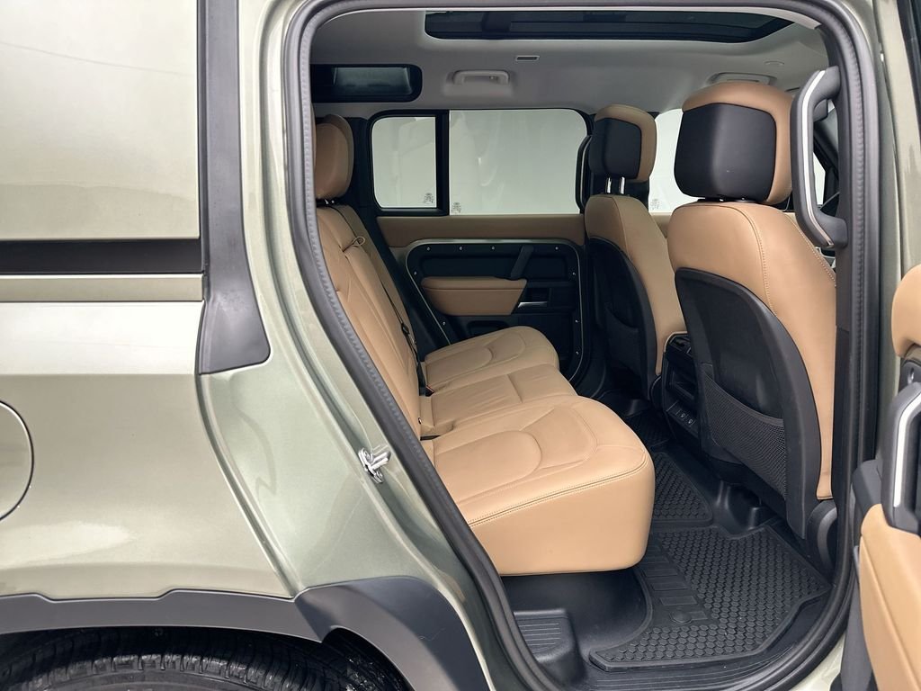 Used 2025 Pangea Green Metallic Land Rover S image 19