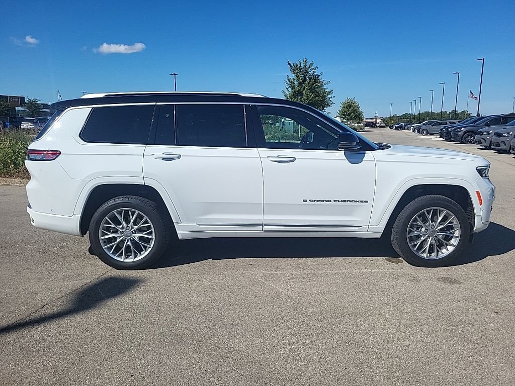 Used 2023 White Jeep Summit image 6