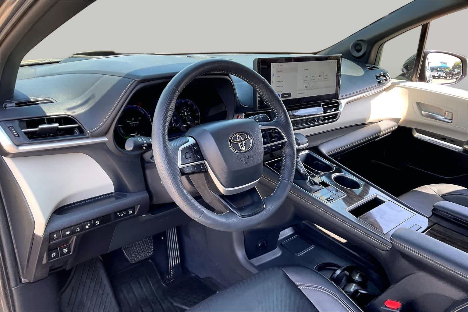 Used 2025 Magnetic Gray Metallic Toyota Platinum image 18