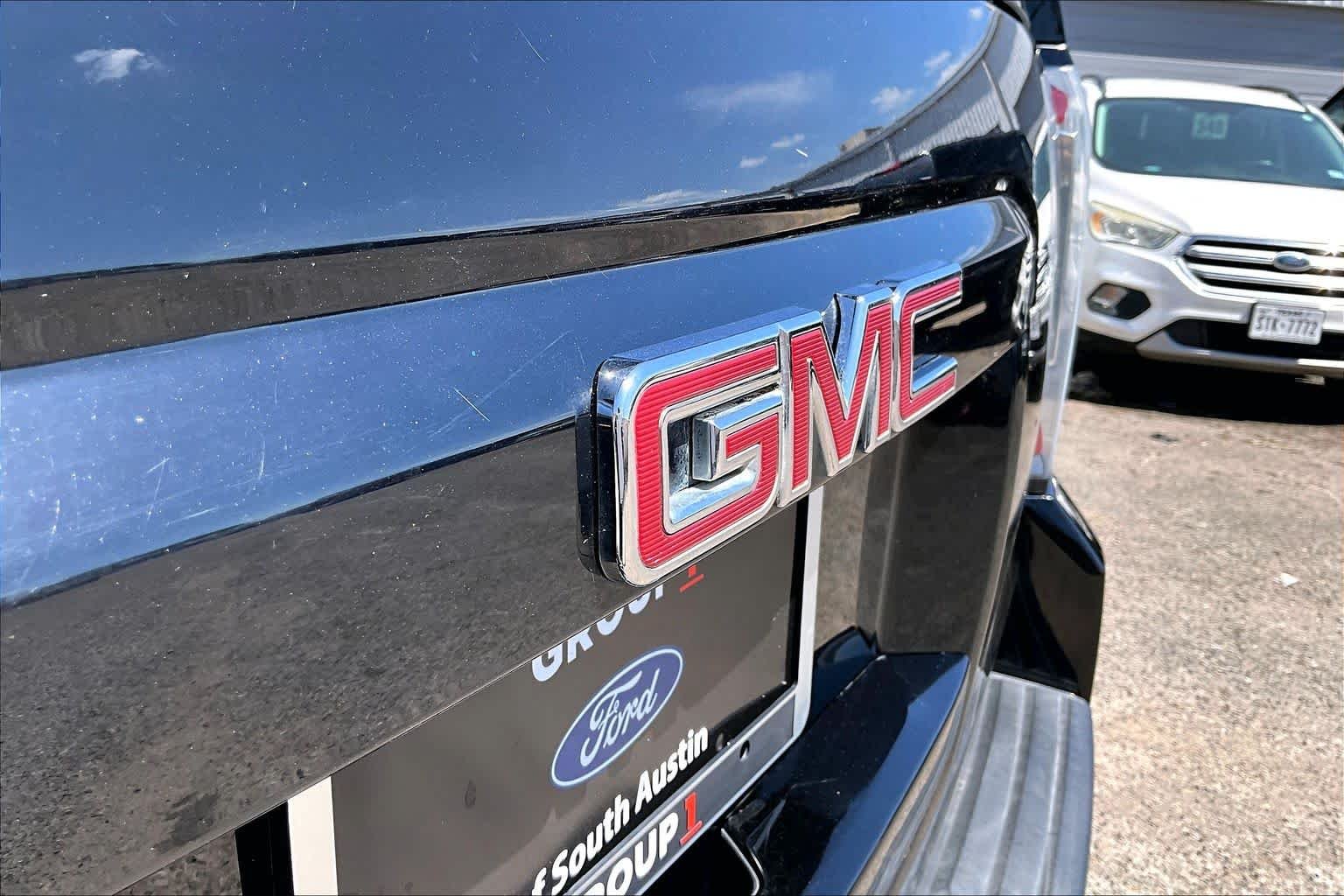 Used 2016 Onyx Black GMC SLE image 31