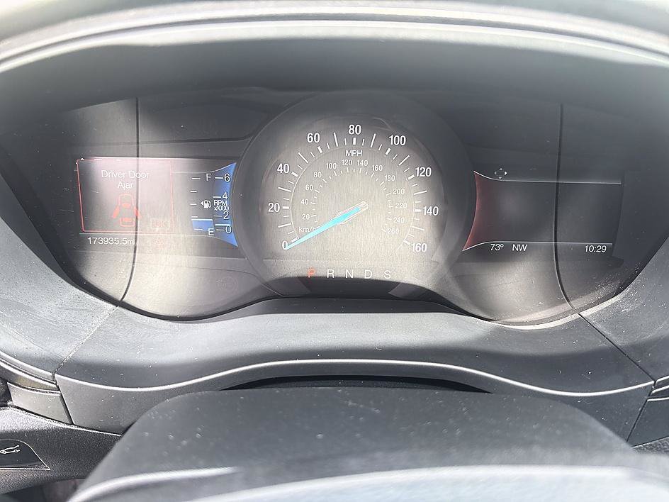 Used 2018 Magnetic Metallic Ford SE image 11