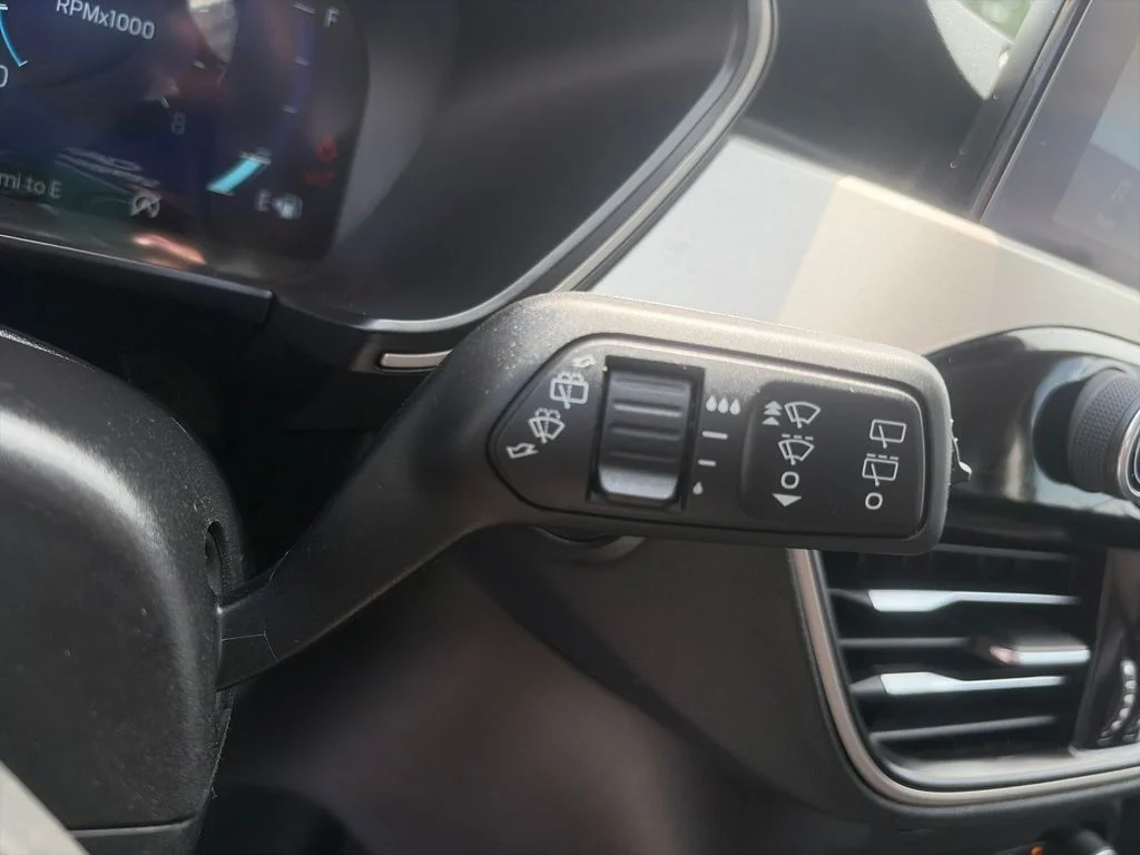 Used 2022 White Ford SEL image 35