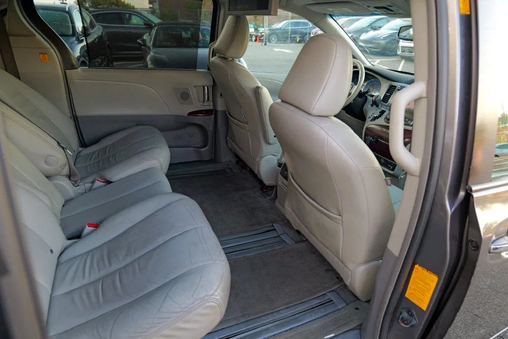 Used 2011 Predawn Gray Mica Toyota XLE image 25
