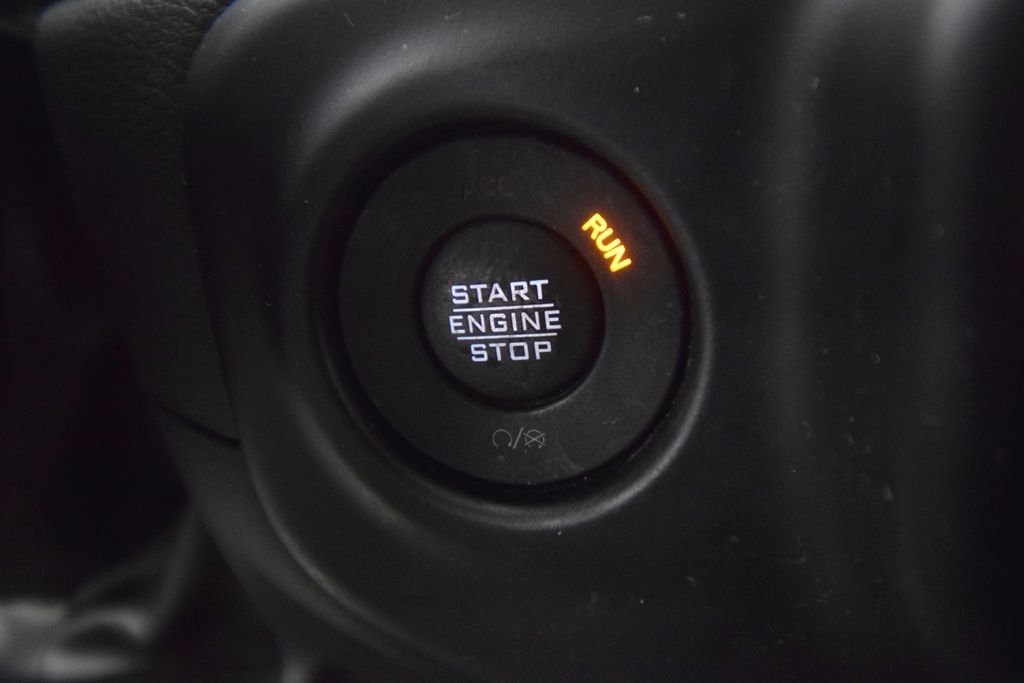 Used 2023 White Jeep Sahara image 28
