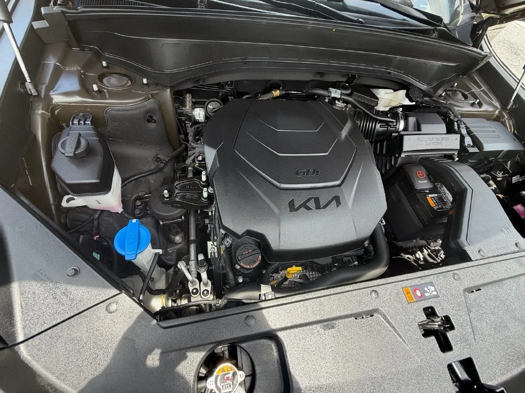 Used 2024 Green Kia S image 21