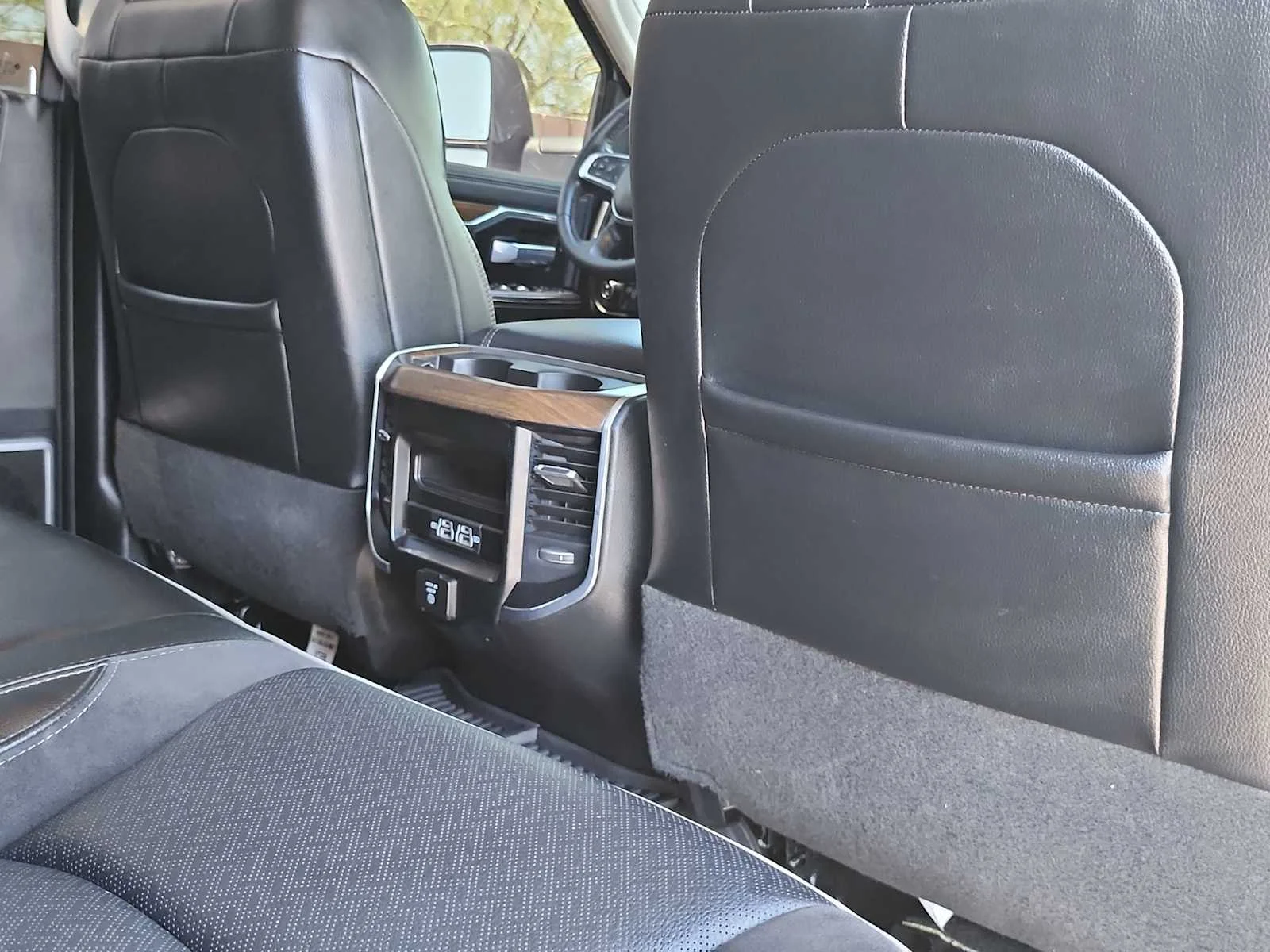 Used 2024 Billet Silver Metallic Clearcoat Ram Laramie image 15