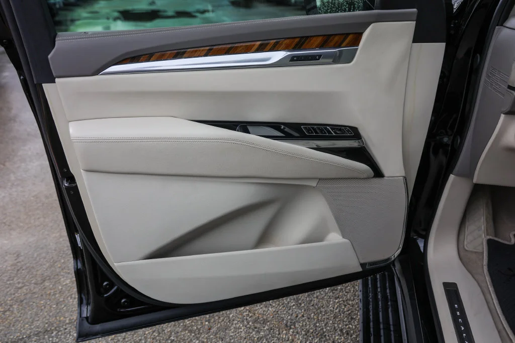 Certified Used 2025 Black Raven Cadillac Sport Platinum image 22