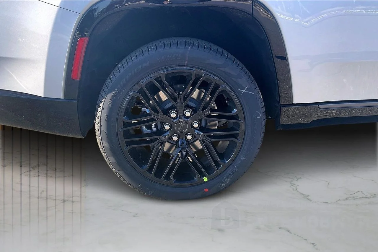 New 2026 Silver Zynith Jeep Limited Reserve image 37