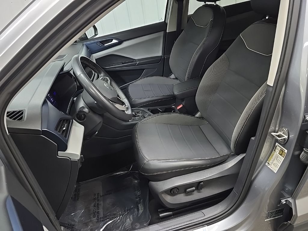 Used 2023 Silver Volkswagen 1.5T SE image 30