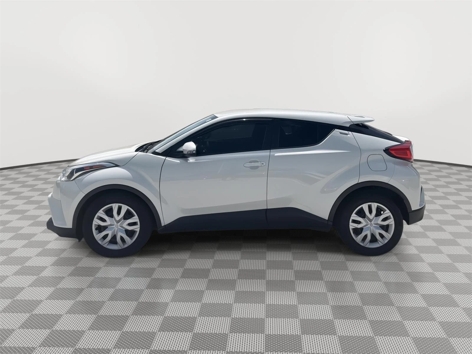 Used 2019 WHITE Toyota XLE image 9