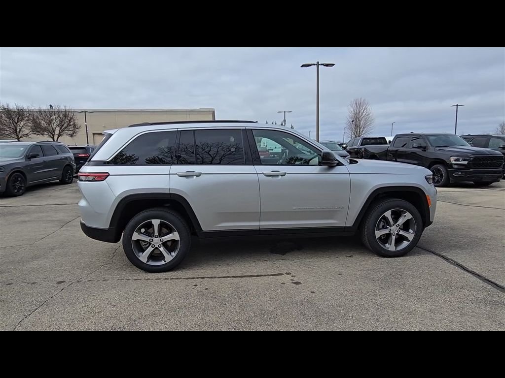 New 2026 Silver Zynith Jeep Limited image 10