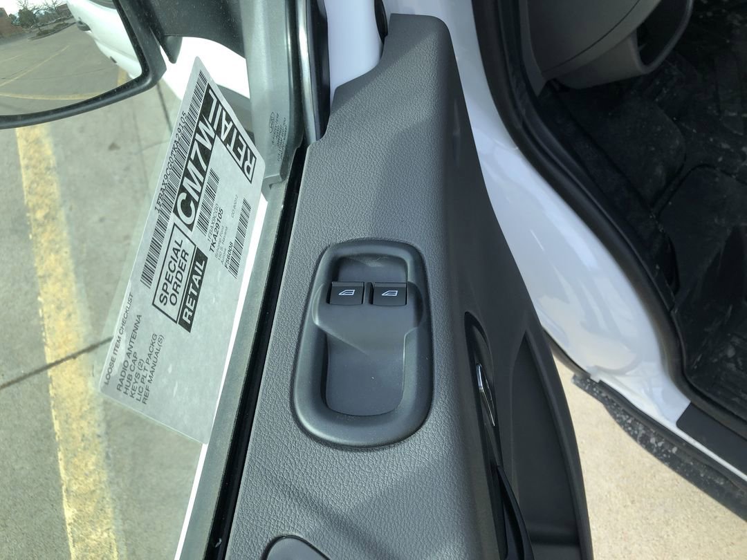 New 2026 Oxford White Ford XLT image 13