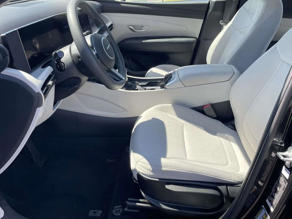 Certified Used 2025 Black Hyundai SE image 12