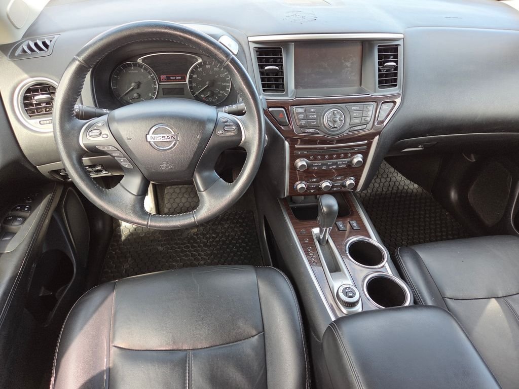 Used 2015 Gray Nissan SL image 18