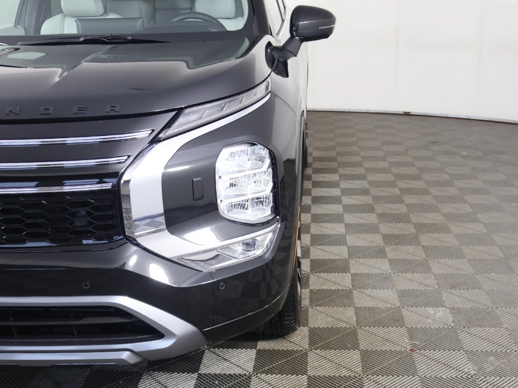 Used 2025 Black Mitsubishi SEL image 17