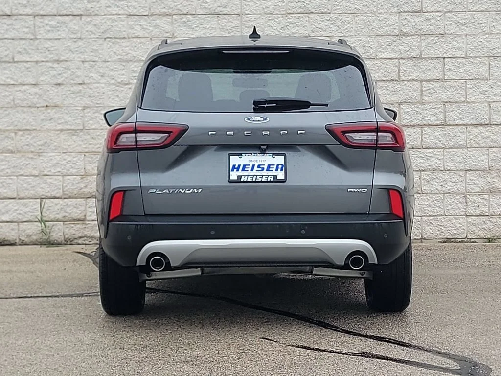 Used 2025  Ford Platinum image 13