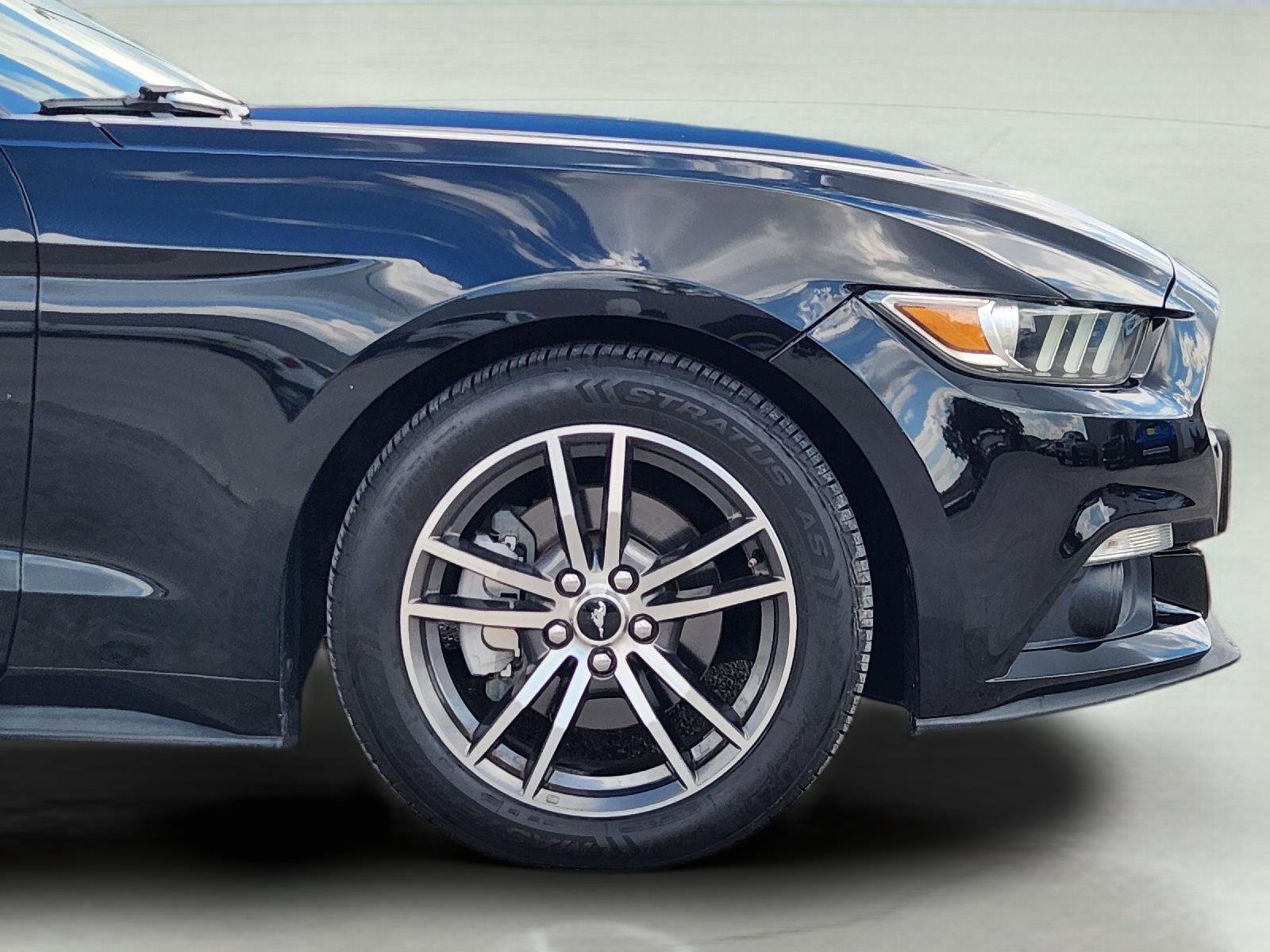 2017 Ford Mustang photo 8 of 33