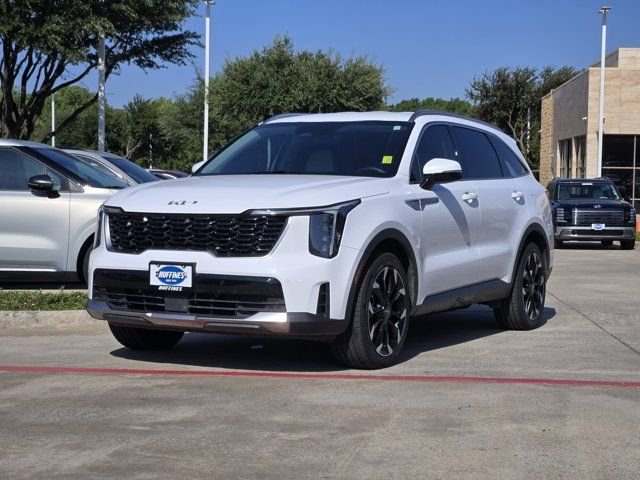 Used 2025 White Pearl Kia EX image 3