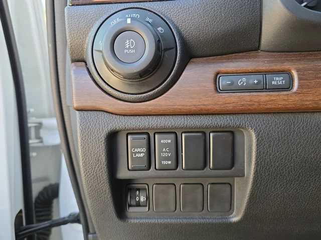 Used 2024 White Nissan Platinum Reserve image 21