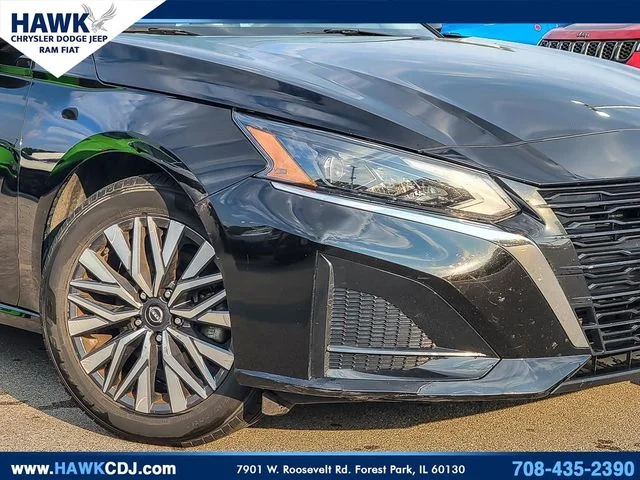 Used 2024 Black Nissan 2.5 SV image 3