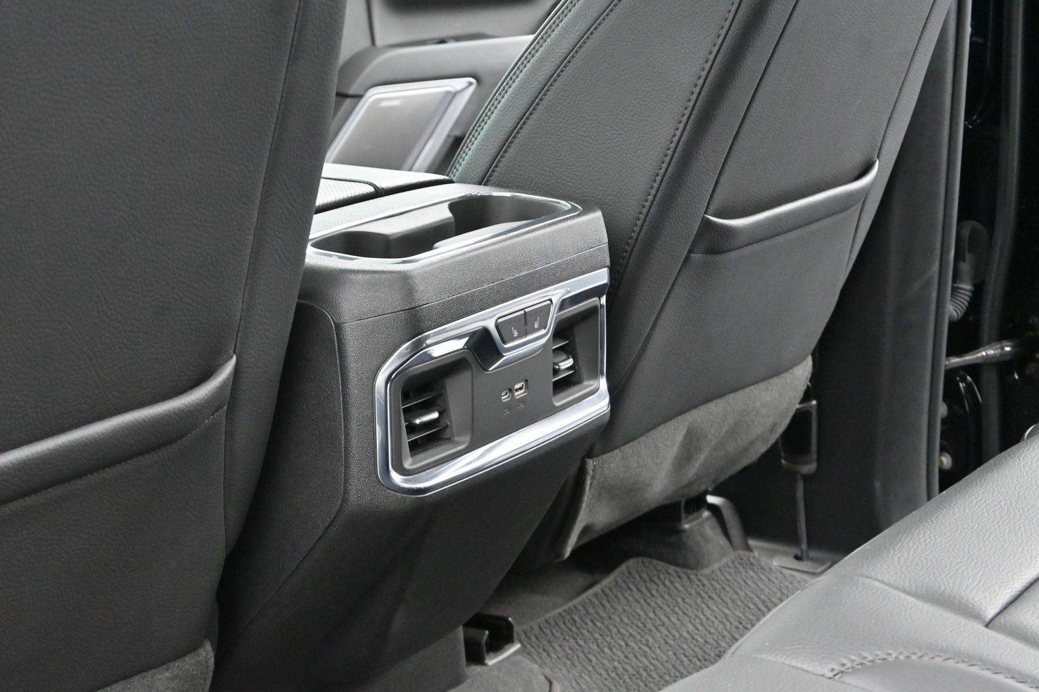 Used 2024 Onyx Black GMC Denali image 32