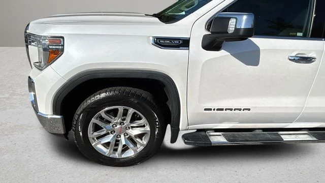 Used 2020 White GMC SLT image 37