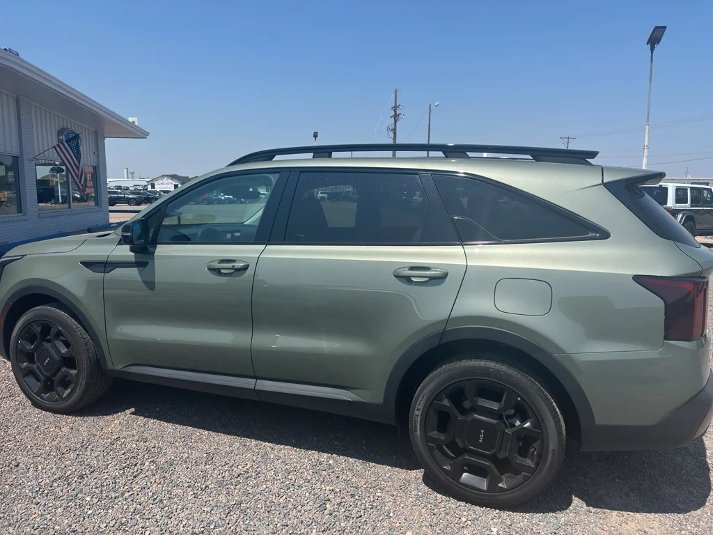 Used 2024 Jungle Green Kia X-Line EX image 7